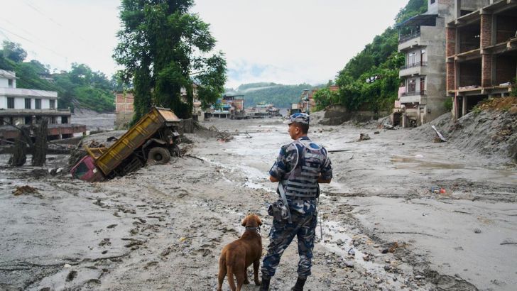 https://www.salarnews.in/public/uploads/images/newsimages/maannewsimage27082026_160348_Nepal flash floods.jpg